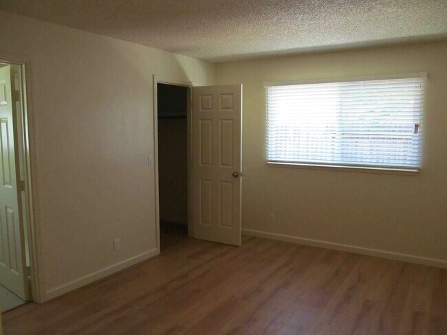 Building Photo - 1723 Kent St