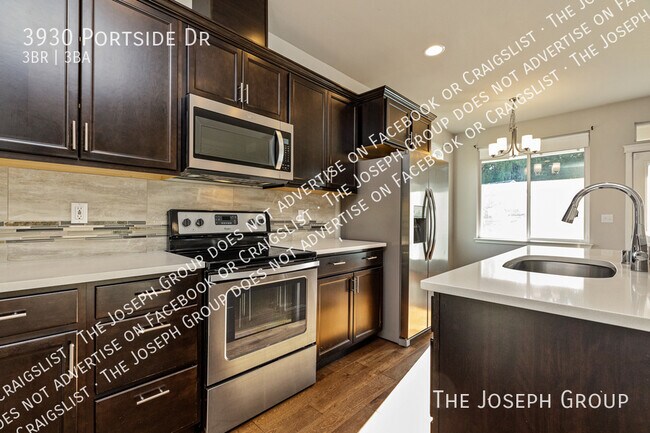 Building Photo - 3930 Portside Dr