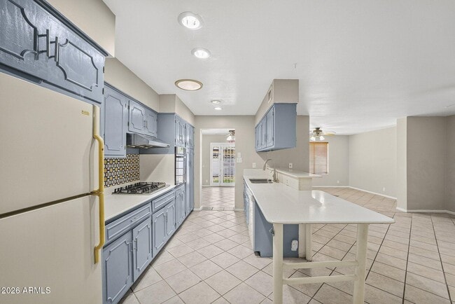Building Photo - 1137 E Bishop Dr