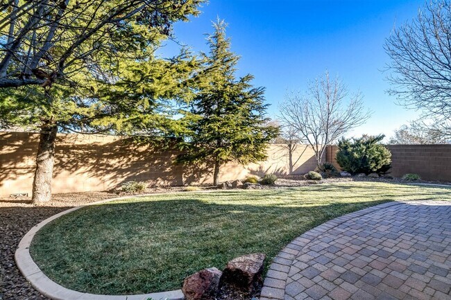 Building Photo - 4 bedroom 2 bath home in Highlands Ranch neighborhood in Chino Valley