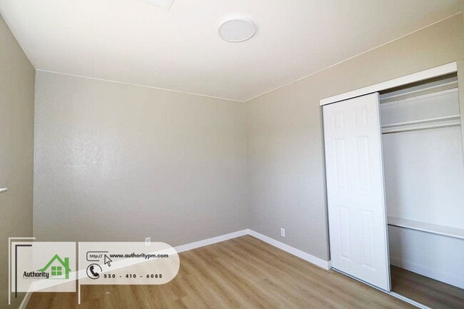 Building Photo - 2452 Capella St