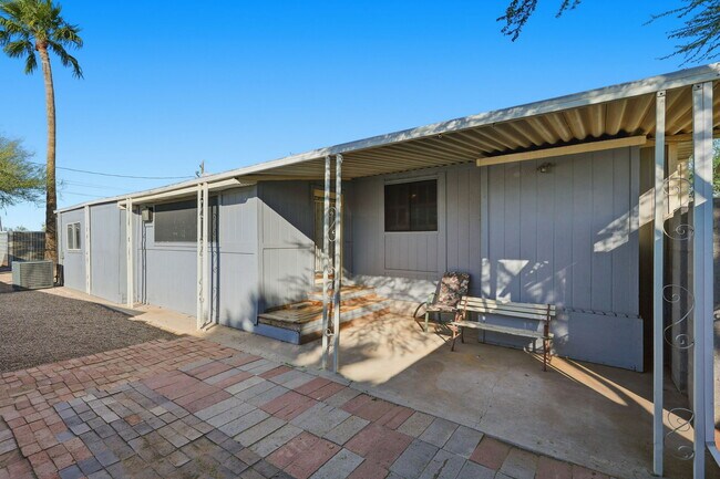 Building Photo - 2237 W Foothill St