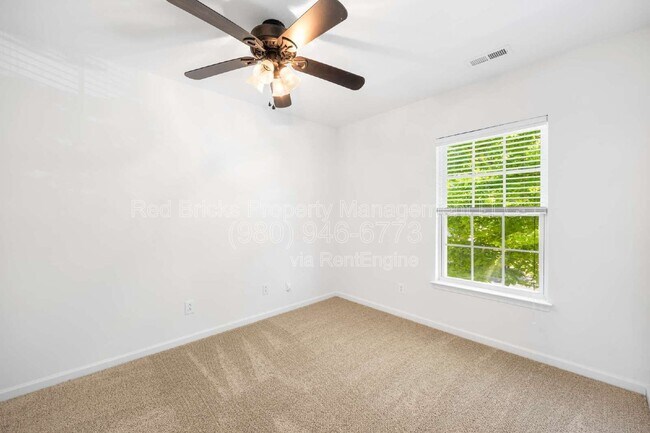 Building Photo - 3053 Summerfield Ridge Ln