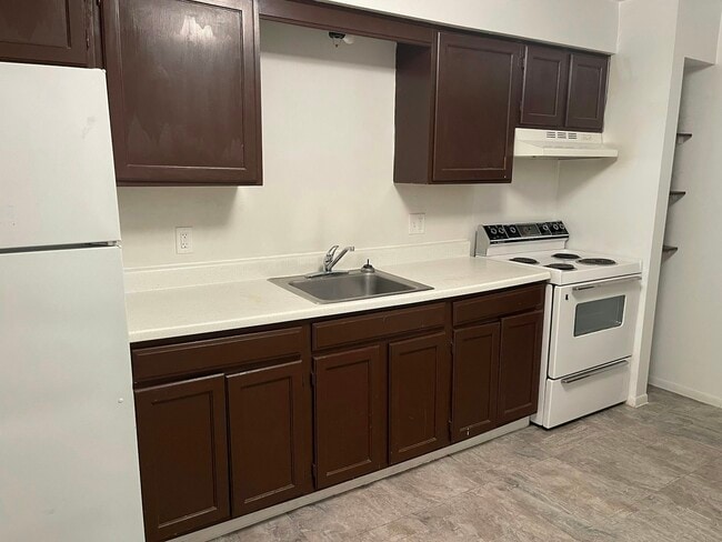 Building Photo - 15 S Park Row