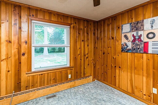 Building Photo - 8302 Colebrook Rd