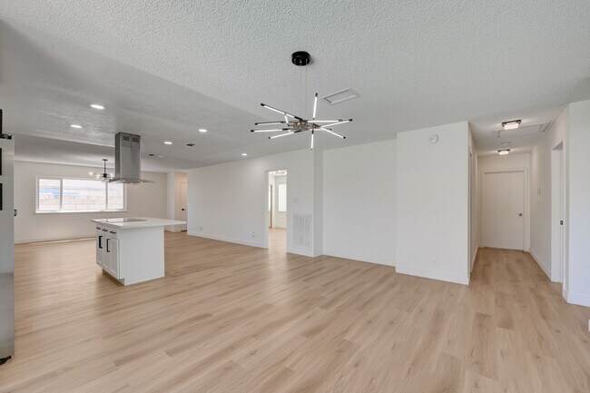 Building Photo - 4382 E Del Santos Dr