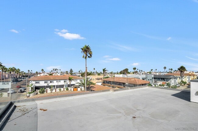 Building Photo - 134 Palm Ave