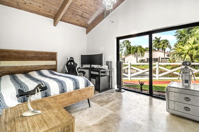 Building Photo - 513 Leslie Dr