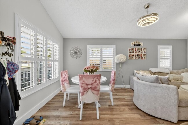 Building Photo - 210 NW Zanzibar Pl