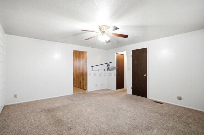 Building Photo - 4850 S Duplex