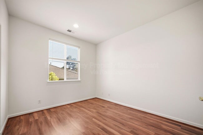 Building Photo - 4725 Sea Ridge Ct