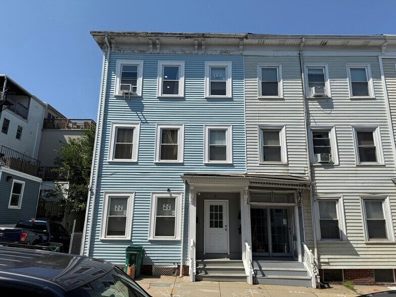 Building Photo - 27 Woodward St