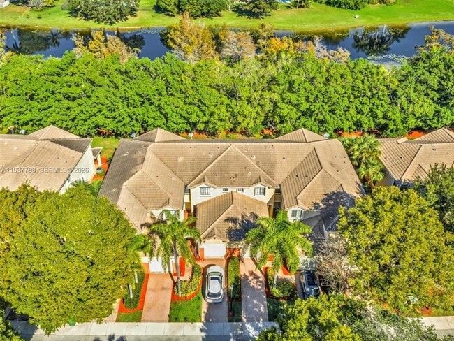 Building Photo - 3873 Tree Top Dr