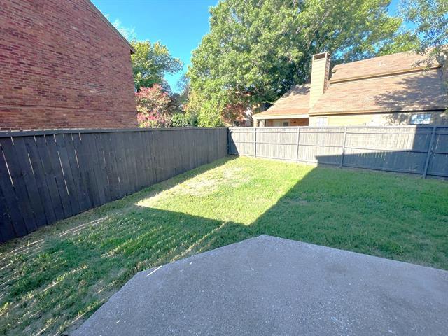 Building Photo - 1617 Brentwood Dr