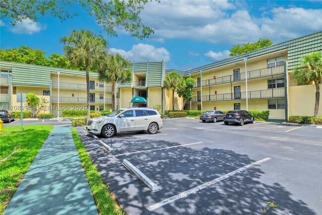 Building Photo - 9091 Lime Bay Blvd