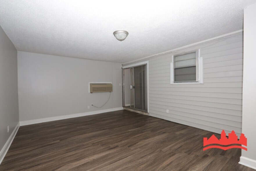 Building Photo - 4721 Bradford Dr