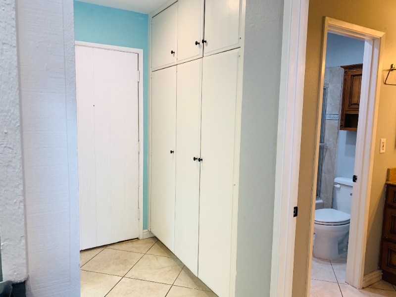 Building Photo - 1040 W MacArthur Blvd