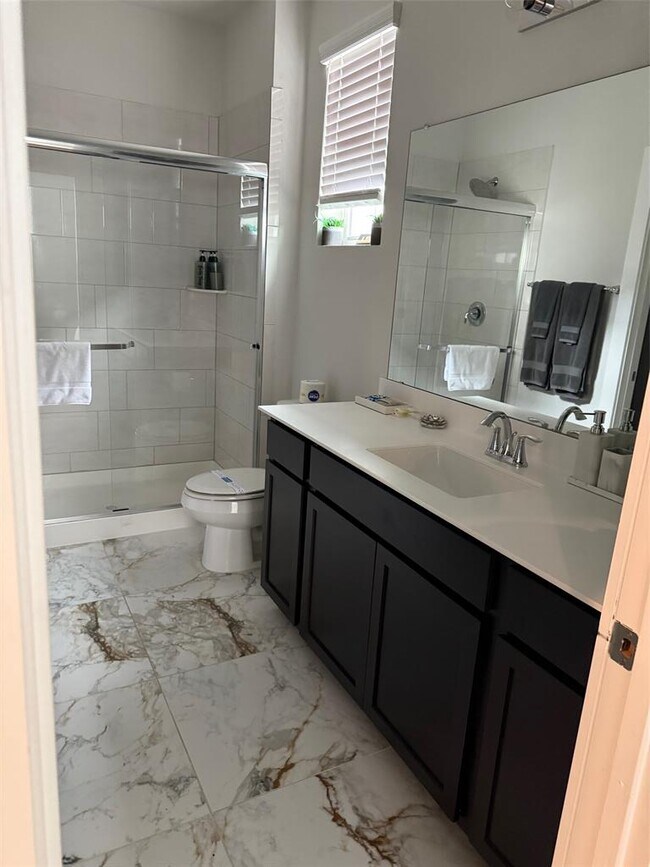 Building Photo - 7904 Hillock Terrace