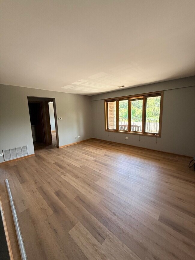 Building Photo - 5150 Shadow Creek Dr