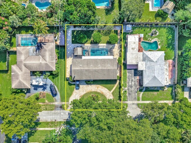 Building Photo - 836 Orchid Dr