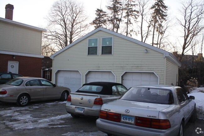 Building Photo - 129 Weed Ave