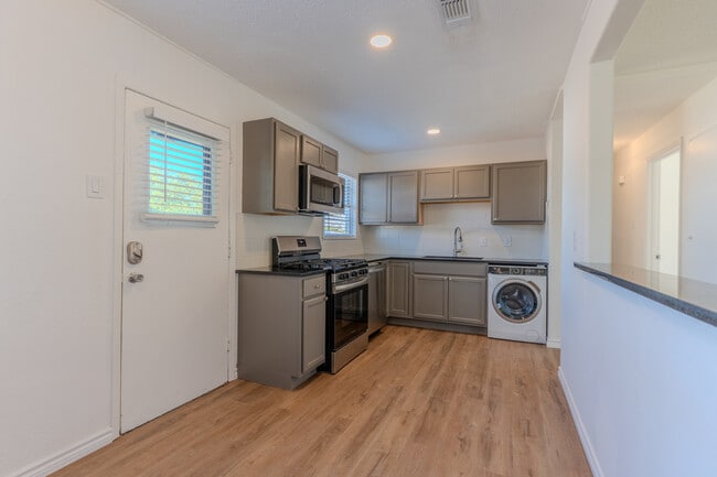 Building Photo - 5250 Durango Dr