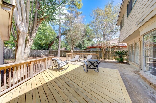 Building Photo - 17206 Seven Pines Dr