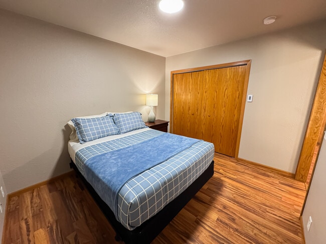 Building Photo - Theater Apartments Beulah