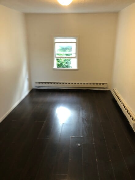 dining room - 93 W Seneca St