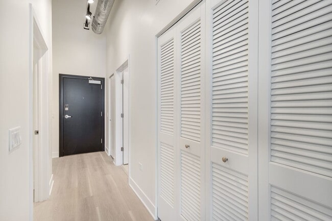 Building Photo - 3801 W 26th St