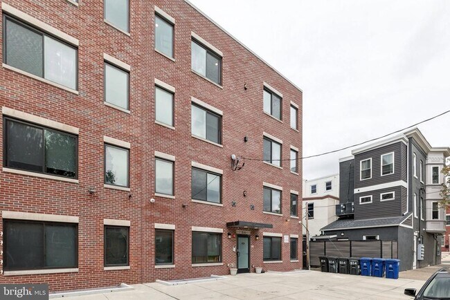 Building Photo - 814 N Uber St