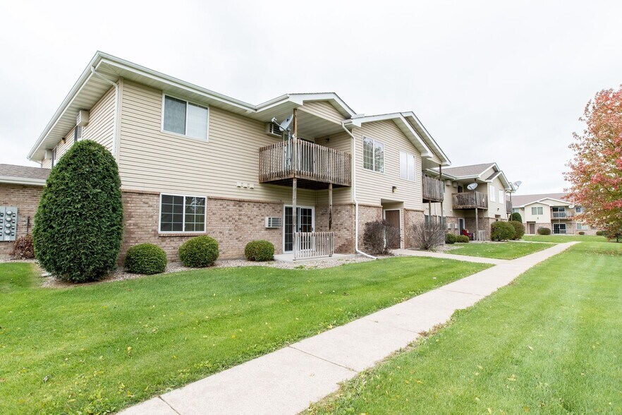 Primary Photo - Charlotte Court Apartments