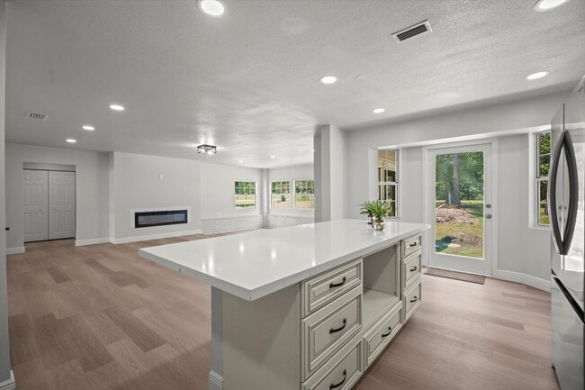 Building Photo - 100 Redbud Woods Trail