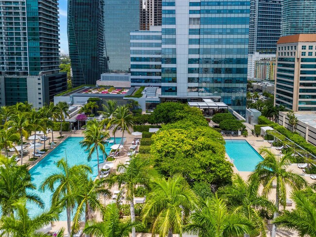 Building Photo - 1441 Brickell Ave