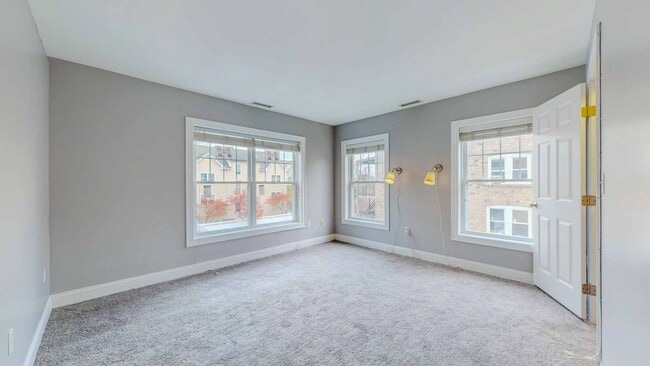 Building Photo - Spacious 2-Bedroom Townhouse with Loft – P...