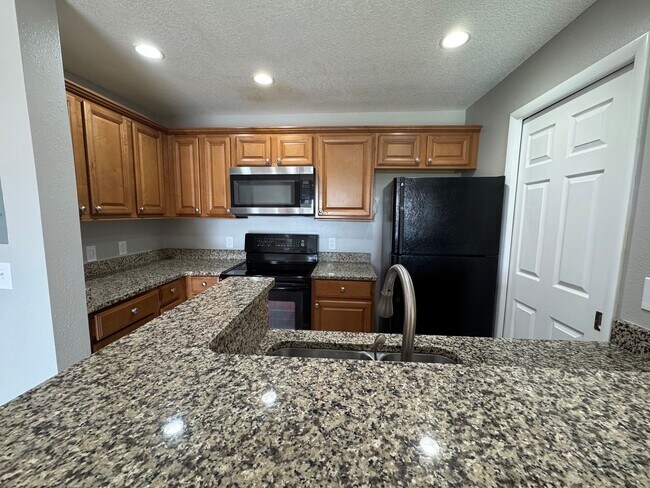 Building Photo - Altamonte Springs Top Floor Condo ~ Gated Waterfront Community ~ Must See!