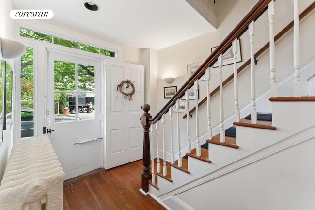 Building Photo - 148 Jermain Ave