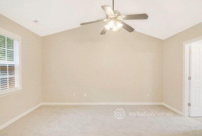 Building Photo - 6900 Longridge Dr