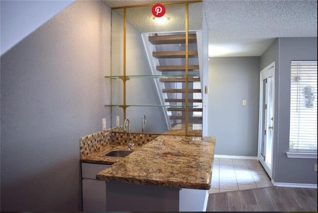 Building Photo - 541 Ranch Trail