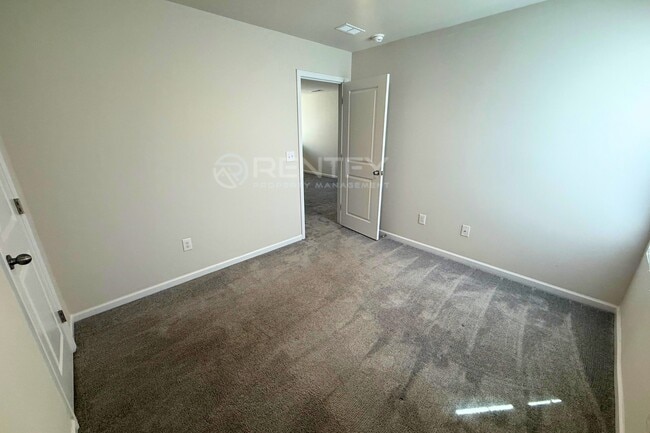 Building Photo - 2802 Legacy Rdg Ln