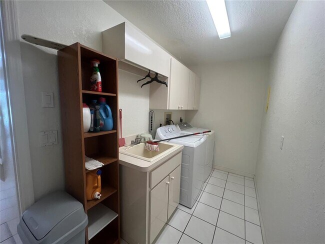 Building Photo - 2300 Mauritania Rd