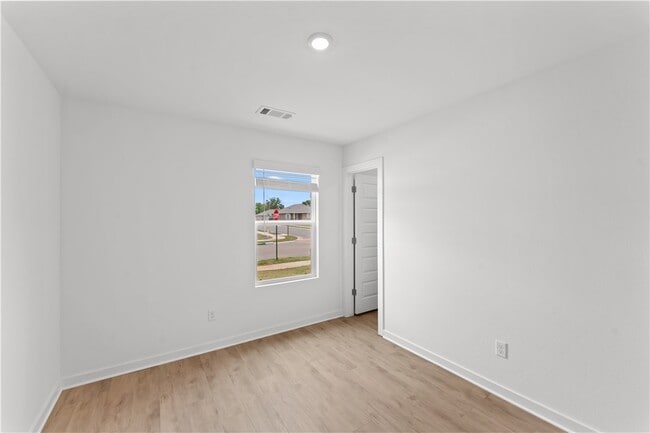 Building Photo - 3060 Laredo Ln