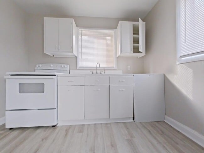 Building Photo - 610 Hawthorne Ave