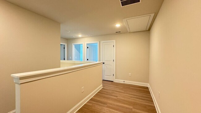 Building Photo - 709 Stickley Oak Way