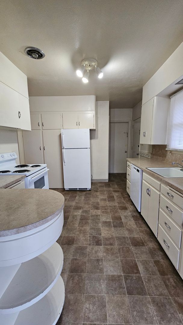 Building Photo - 3 Bed, 1 Bath House in Downtown Coeur d'Alene