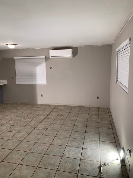 Building Photo - 250 N Hargrave St