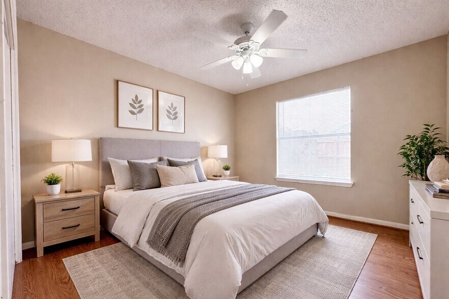 Building Photo - 3511 Palm Grove Dr