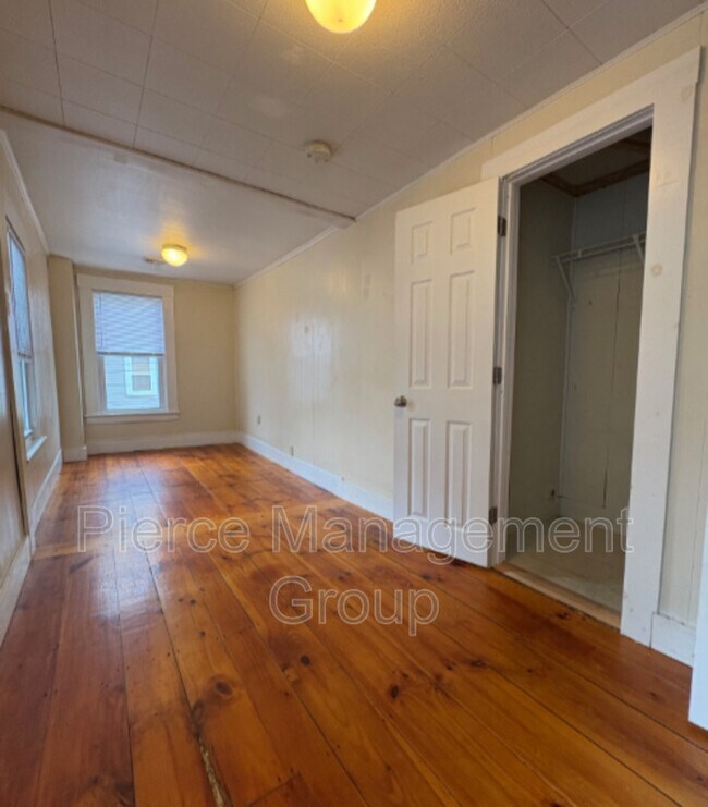 Building Photo - 11 Perkins Ct