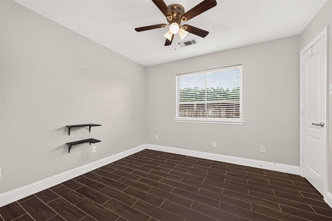Building Photo - 18015 Oak Cottage Ct