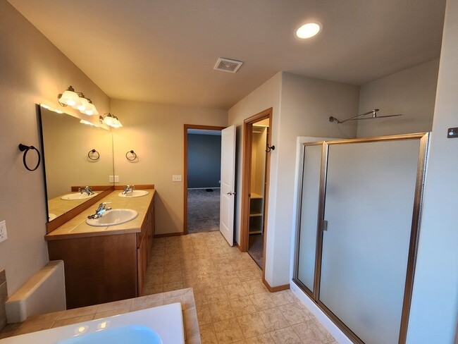 Building Photo - 2715 93rd Pl SE